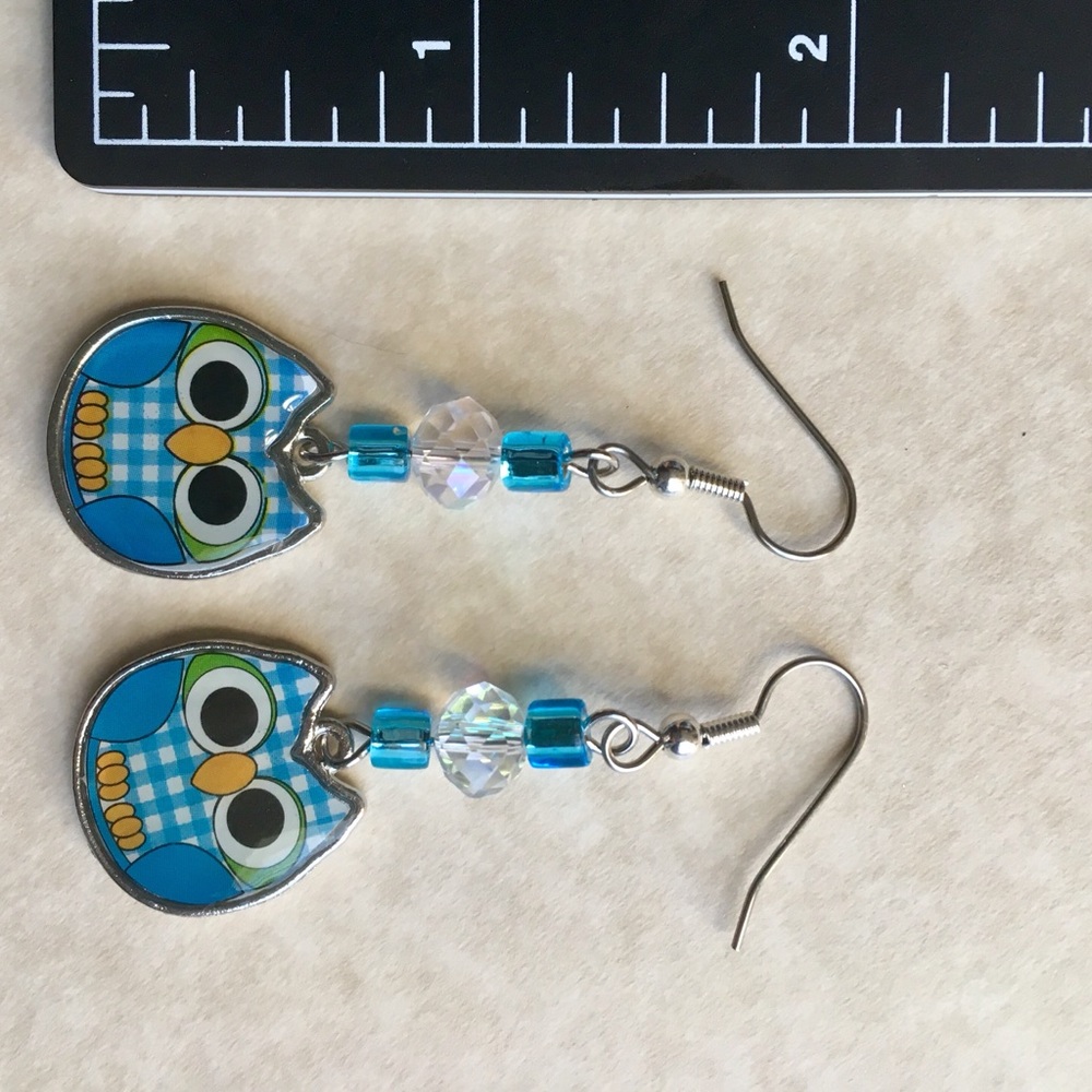 2/$20 Owl Earrings Blue Silver Tone Beaded Glass Dangle - Picture 3 of 3